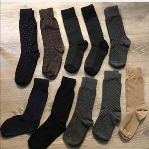 10 pairs of men’s dress socks. Size 9-11. (L)